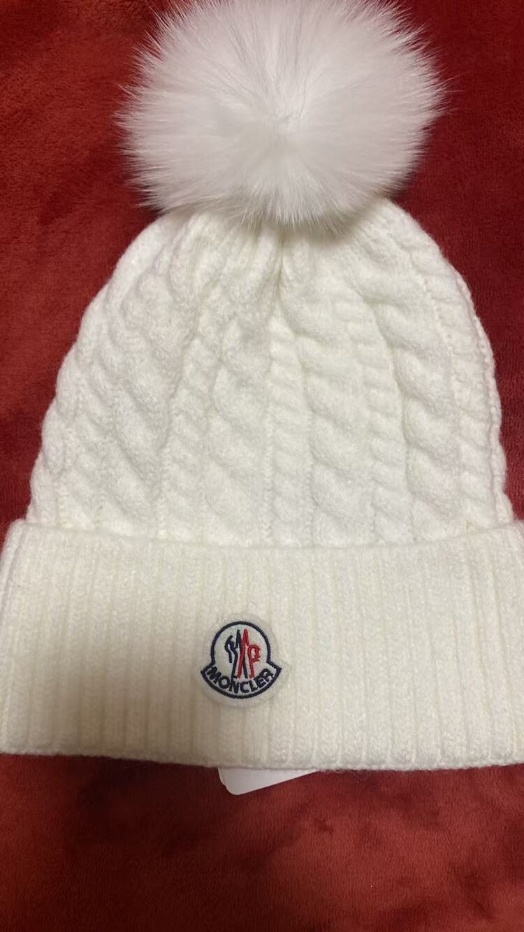 Moncler Logo Patch White Cable Knit Pom Pom Beanie